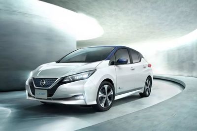 1-10月全球新能源汽車(chē)銷(xiāo)量排行出爐，銷(xiāo)冠花落誰(shuí)家？國(guó)產(chǎn)力量引期待